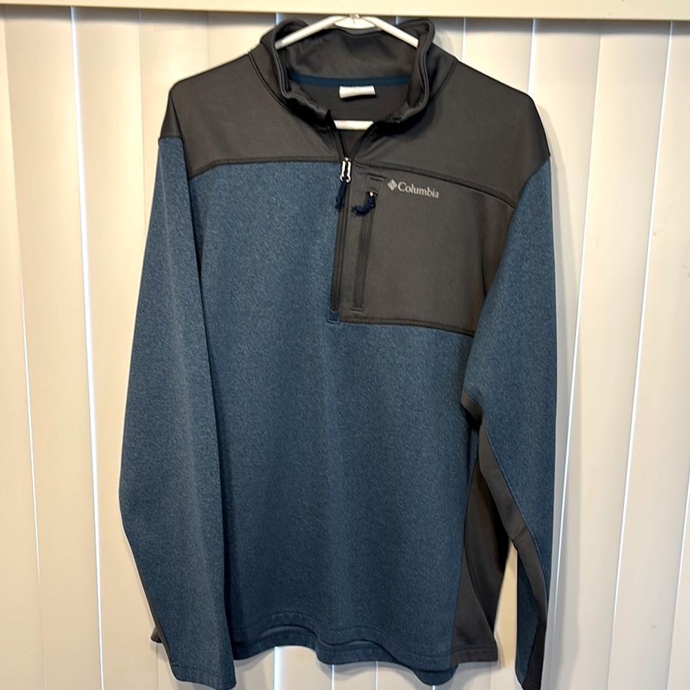 Columbia Men's Blue and Gray zip sweater